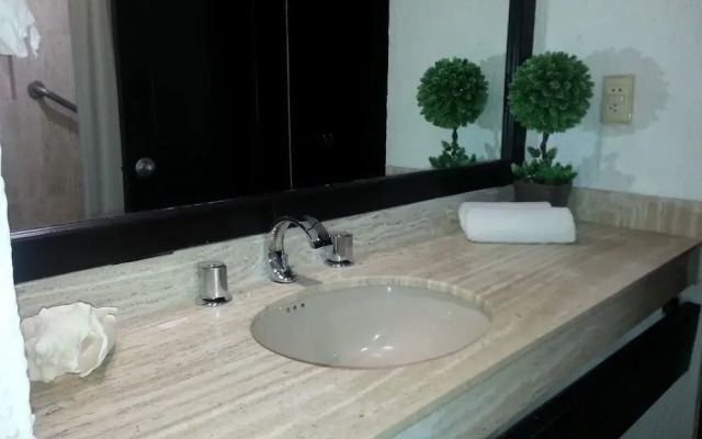 Hotel Solymar Cancun Beach Resort by Solymar Condos