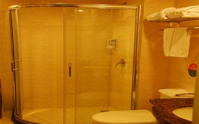 GreenTree Inn Jiangsu Wuxi Huishan Avenue Gaoli Motor City Express Hotel – Bathroom – Wuxi