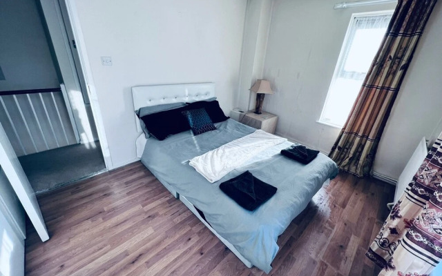Beautiful 3-bed House in High Wycombe