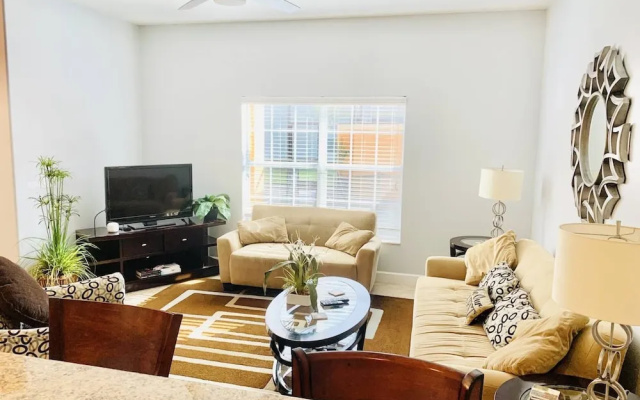 3083 Paradise Palms