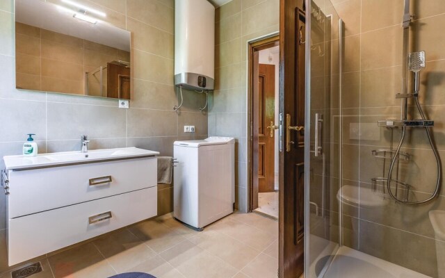 Awesome Home in Premantura With Wifi and 5 Bedrooms