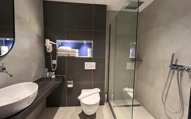 XO Hotels Blue Square