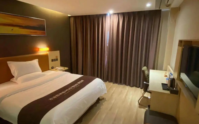 7 Days Premium Wuhan Caidian Square Branch