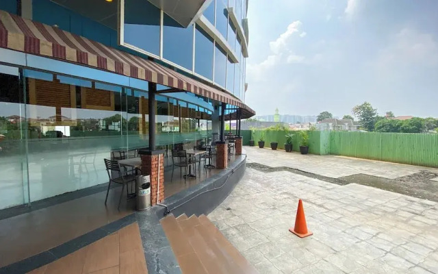 New Furnished and Homey 2BR Apartment Nifarro Park