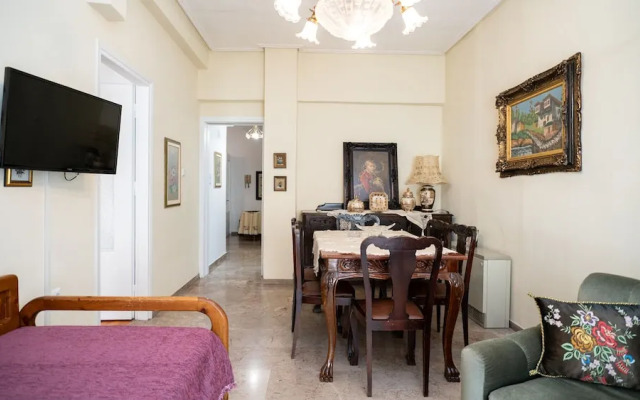 Theoni Central Apartment