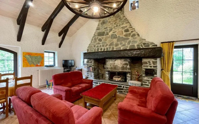 Gîte Queyrières, 5 pièces, 8 personnes - FR-1-582-285