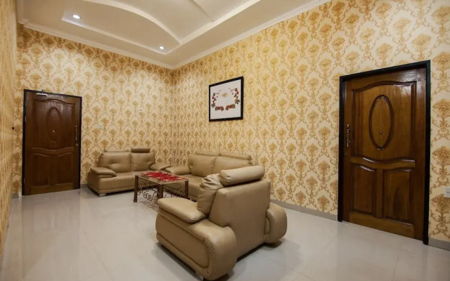 Esther Hotel