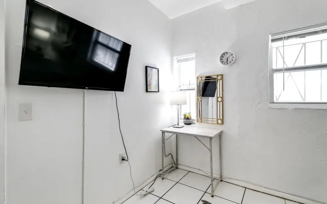 2 Bedroom/2 Bathroom Townhouse with Hottub