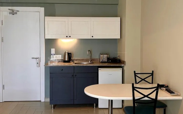 Blue Lagoon Apart Hotel