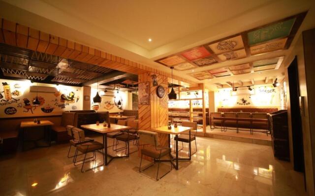 Click Hotel Capital House
