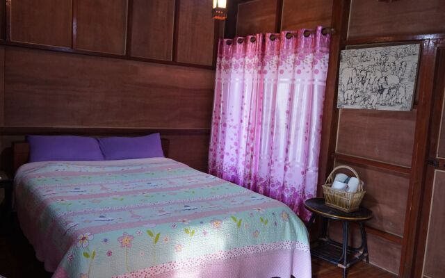 Settee Homestay