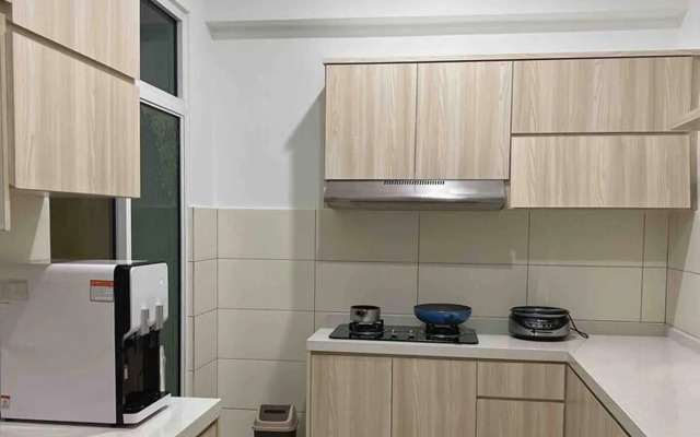 Condo 3 Bedroom @ Georgetown Gelugor USM Queensbay