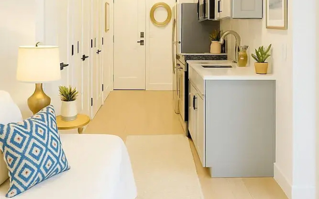 Modern 1BR 1BA Apartment