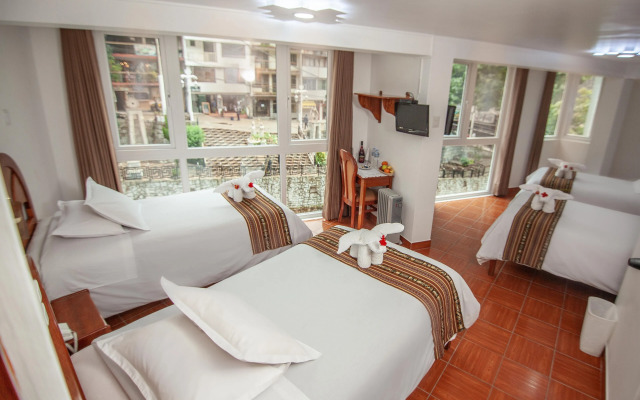 MAPILAND-Hotel Boutique. a unos pasos de la estación de tren y de autobus. Con vista al río y a las montañas