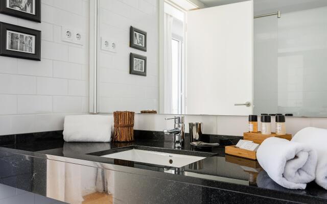 1 BR Rambla Suite & 2 Pools Rooftop Terrace Sea View - HOA 42152
