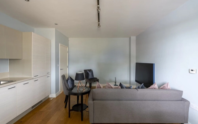 Luxurious Private One Bedroom Apartment