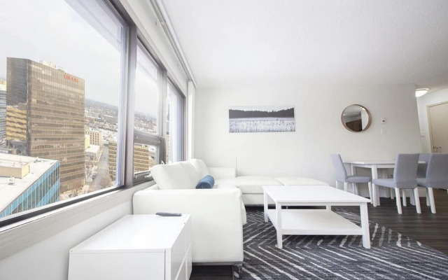 1 Bedroom Suite in Downtown Winnipeg With Parking