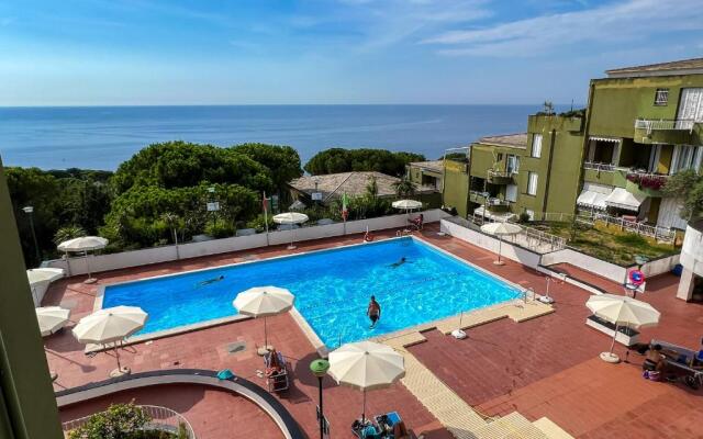 Appartamento in pineta con vista mare e piscina