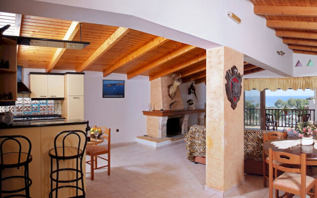 Karavanos Apartments