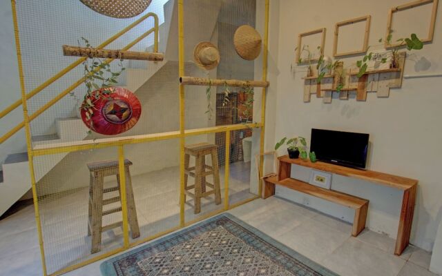 OYO 92825 Kamar Lombok