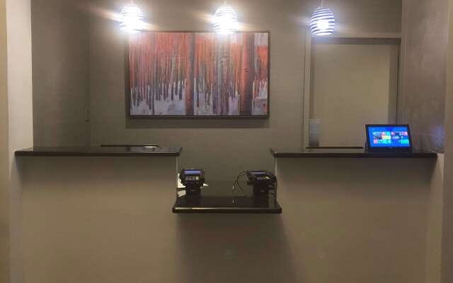 Tremont Hotel by SB at Chicago Magnificent Mile