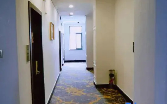 Yuyao Liangnong Hotel