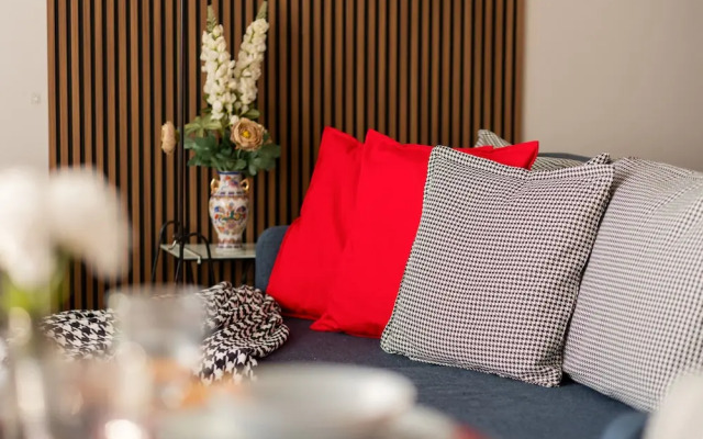 Stylish Apartment in Żoliborz by Renters