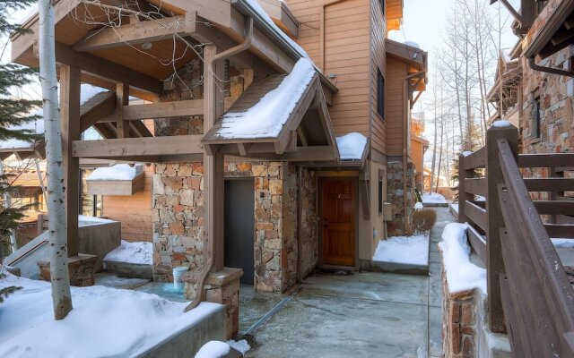 Portico 7 by Park City Lodging