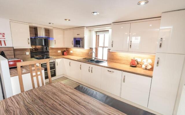 Bridge House Apartment 2