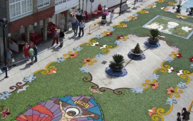 Ares 100587 2 Bedroom Apartment By Mo Rentals