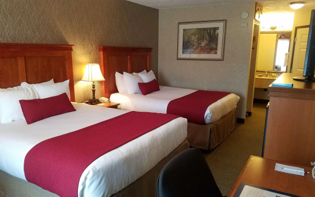 Best Western Plus Rivershore Hotel