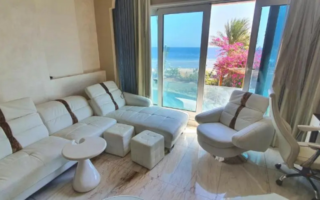 Luxury Seafront Pool Villa - 3 Stories & Roof floor - All Master Bedrooms