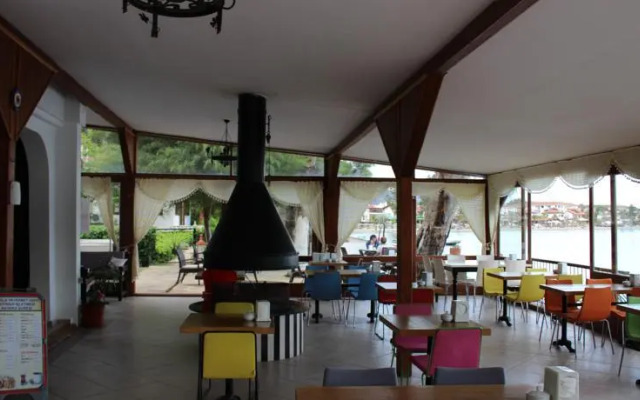 Lodges in Akyaka Kamp