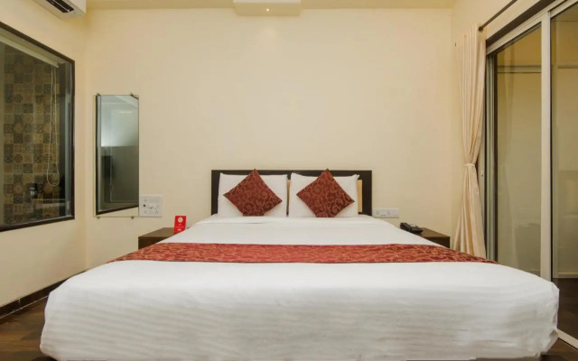 OYO 599 Divine Residency