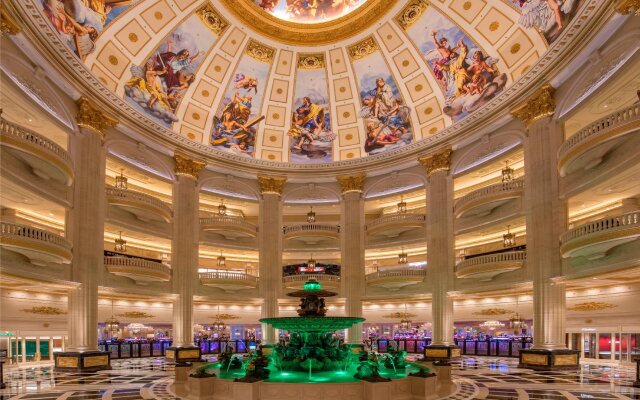 The Parisian Macao