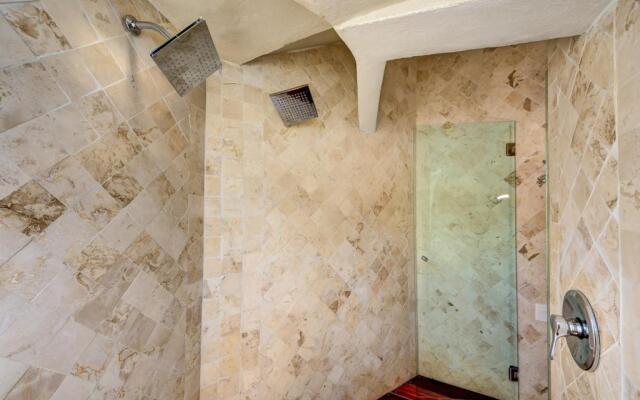 Puerto Aventuras Villa Sleeps 10 with Pool