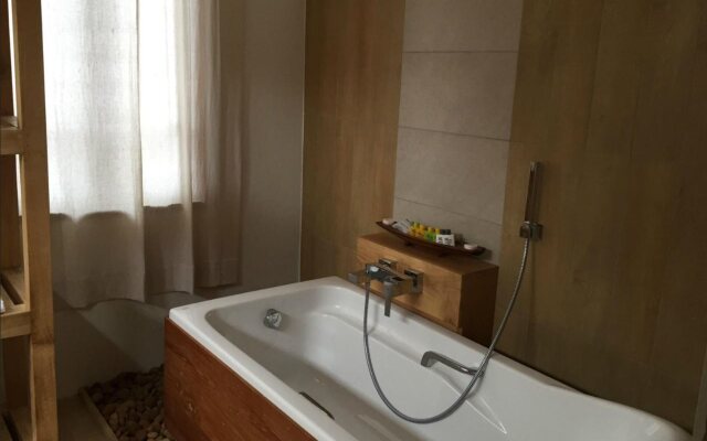 Hupin Inle Khaung Daing Village Resort