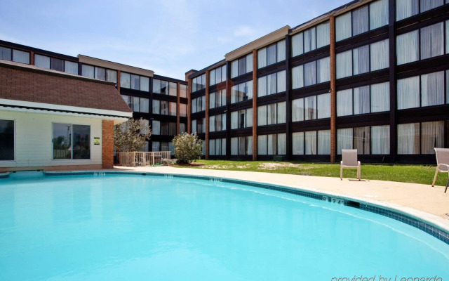 Days Hotel by Wyndham Williamsburg I-64