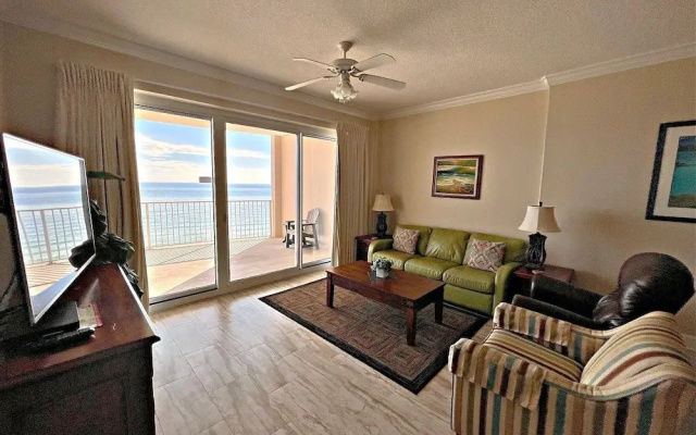Regency Isle 704