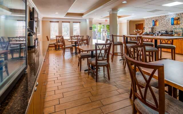 Best Western Plus Bradenton Hotel & Suites