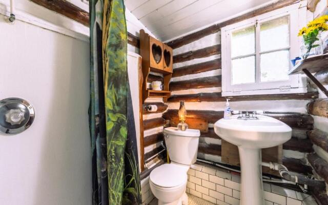 Log Cabin Motor Court