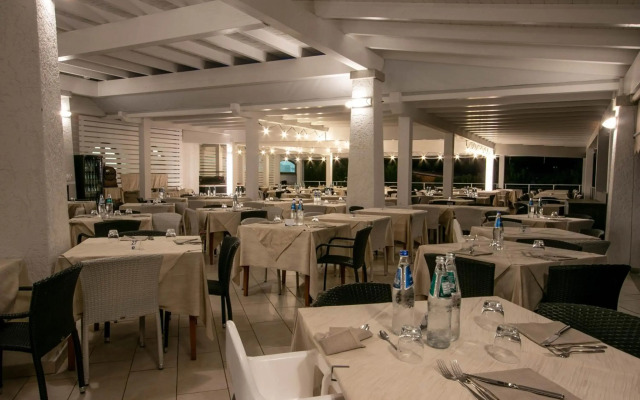 Limone Beach Resort