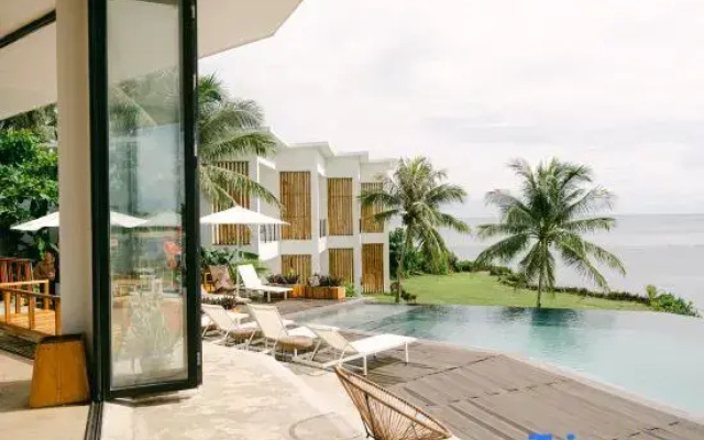Trogon's Perch Clifftop Oceanfront Resort