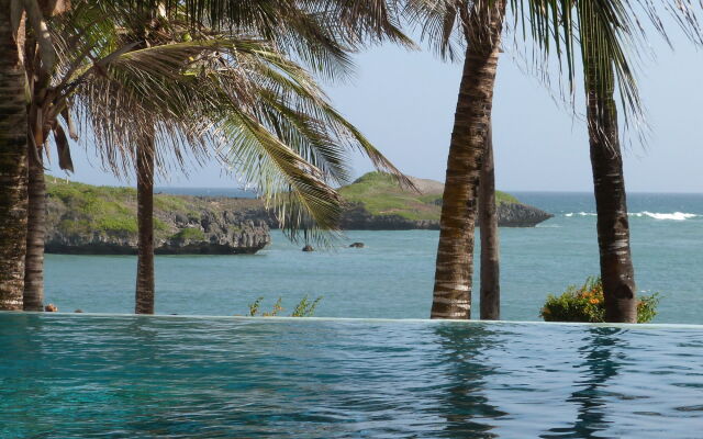 Aquarius Club International Resort