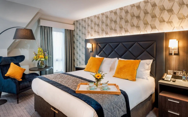 Camden Court Hotel