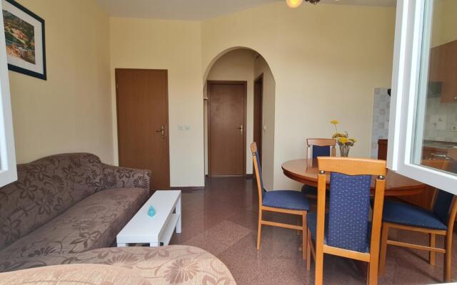 Dami - 100m from the sea - A3 Sea(2+1)