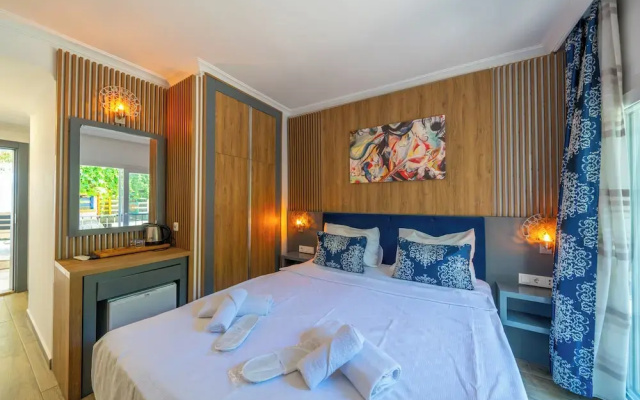 Halikarya Hotel & Restaurant Beach