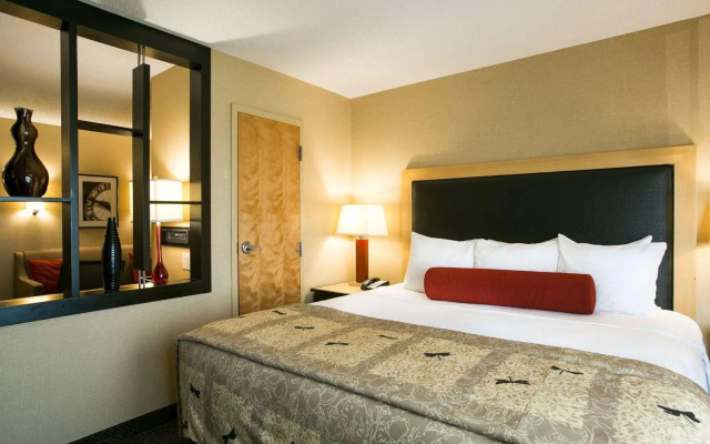 Cambria Suites Indianapolis Airport