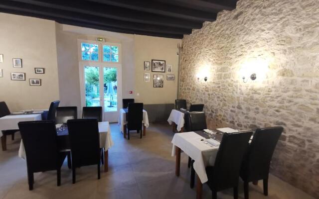 Le Relais Du Chapeau Rouge