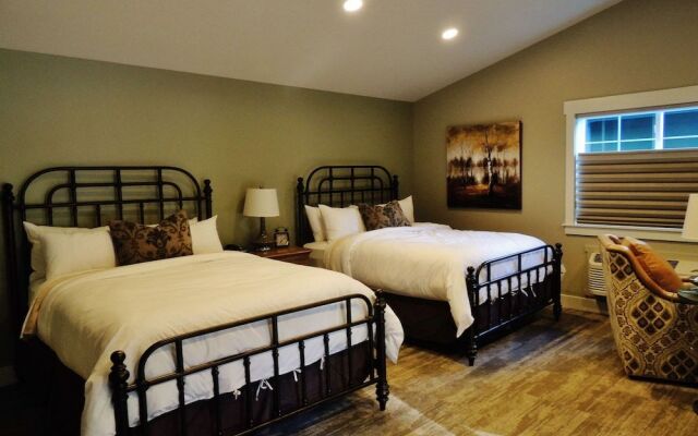 Huff House Inn and Cabins